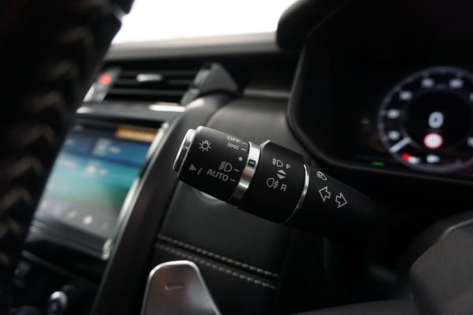 2025 Land Rover Discovery 5