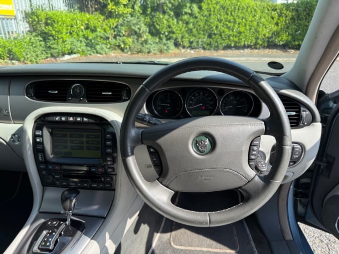 2025 Jaguar Xj