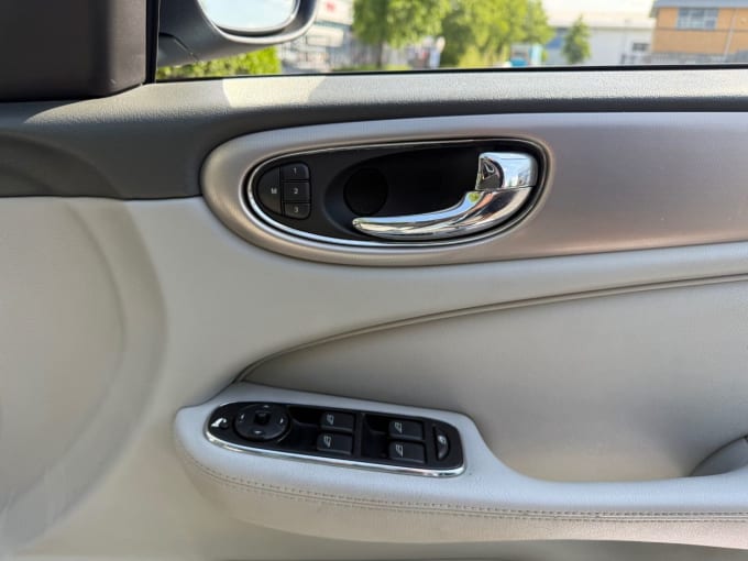 2025 Jaguar Xj