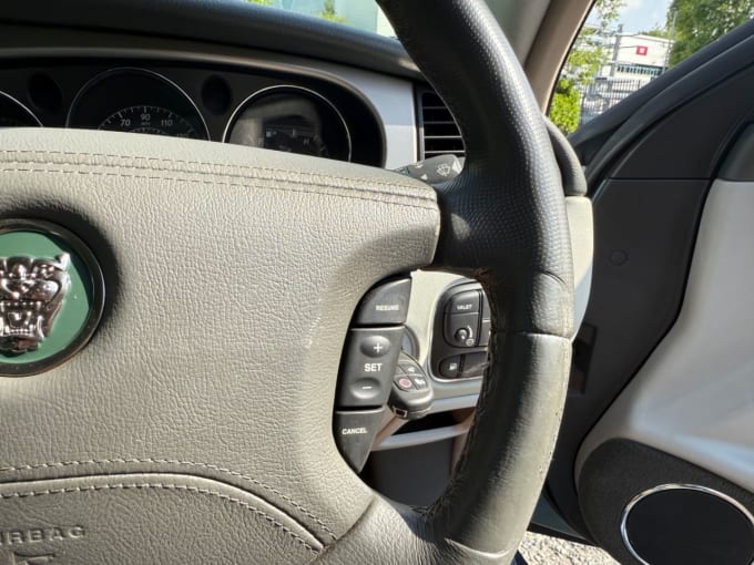 2025 Jaguar Xj