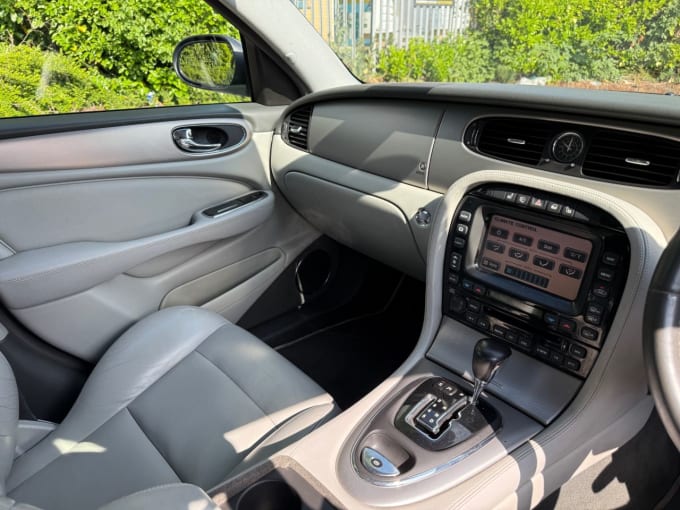 2025 Jaguar Xj