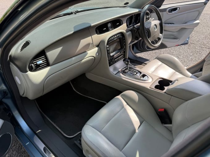 2025 Jaguar Xj