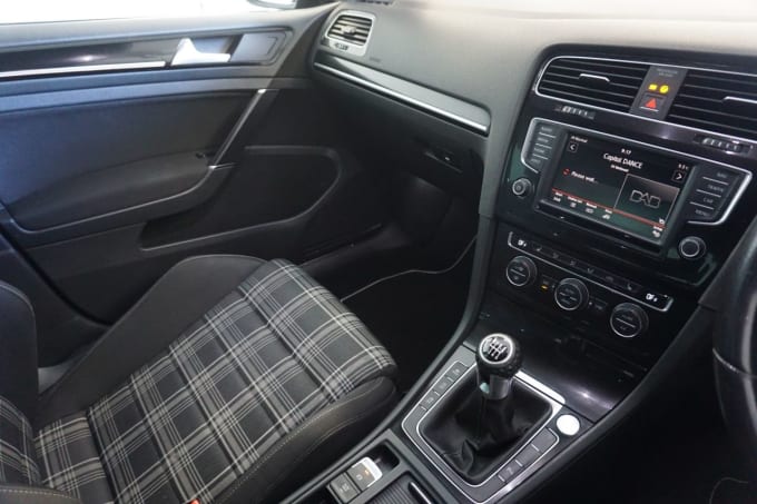 2016 Volkswagen Golf