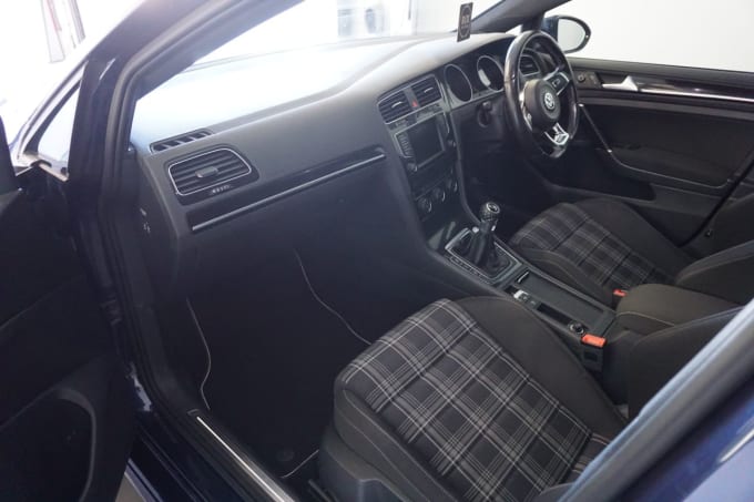 2016 Volkswagen Golf