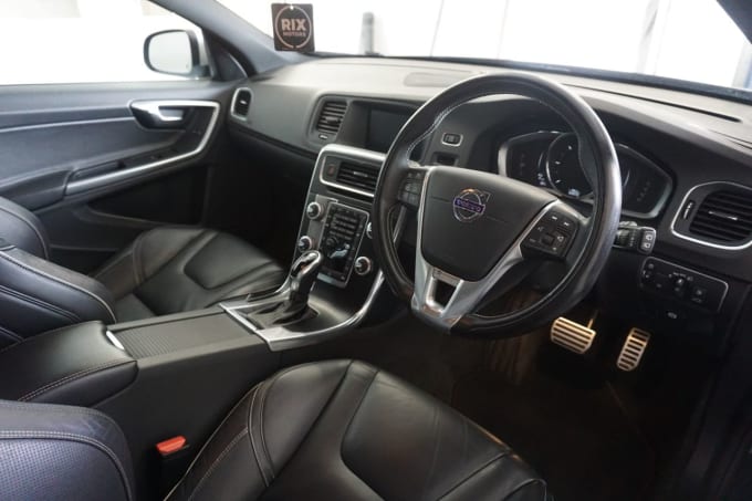 2025 Volvo V60