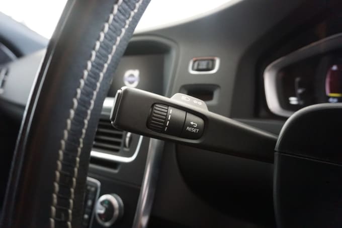 2025 Volvo V60