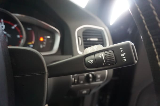 2025 Volvo V60