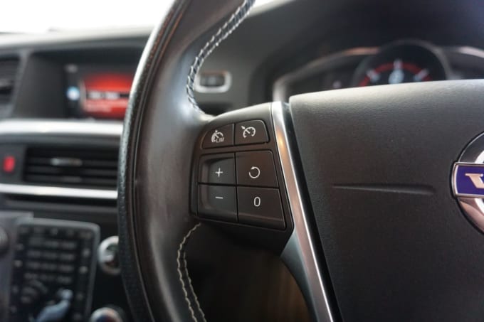 2025 Volvo V60