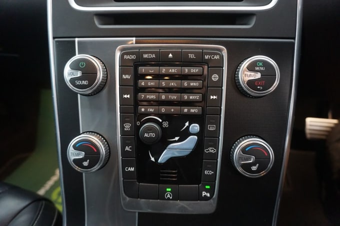 2025 Volvo V60