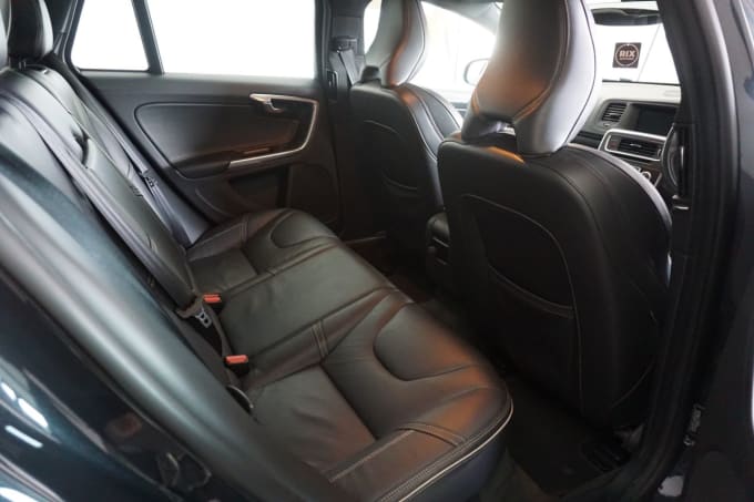 2025 Volvo V60
