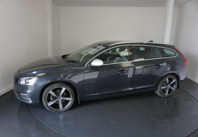 2025 Volvo V60