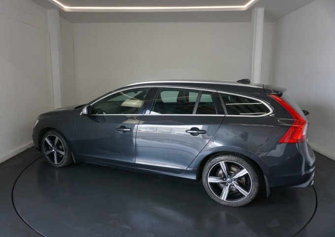 2025 Volvo V60