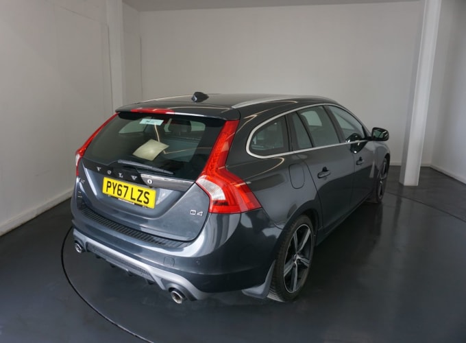 2025 Volvo V60