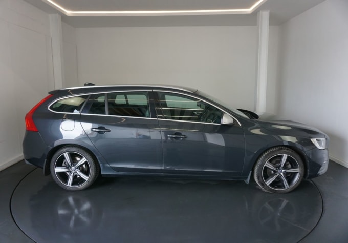 2025 Volvo V60