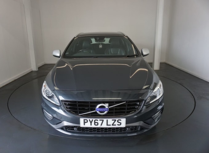 2025 Volvo V60