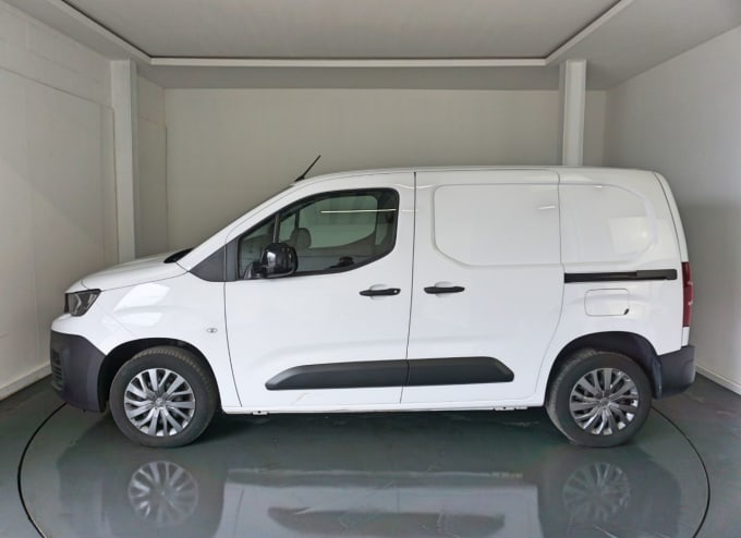 2025 Peugeot Partner