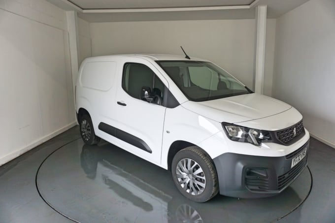 2025 Peugeot Partner