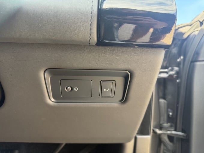 2025 Land Rover Range Rover