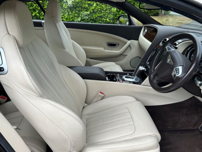 2025 Bentley Continental