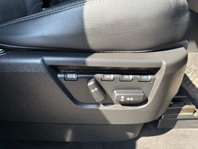 2025 Land Rover Freelander 2
