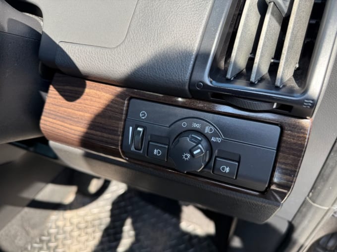 2025 Land Rover Freelander 2