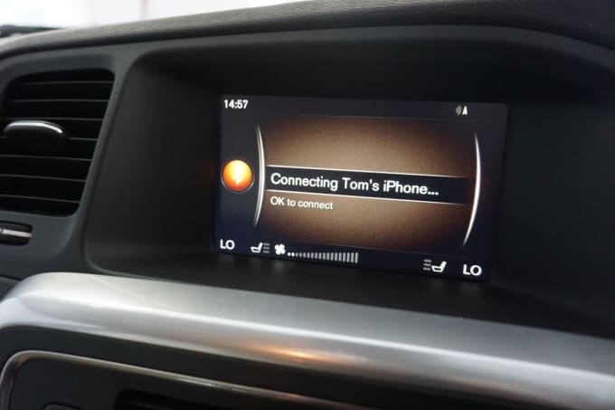 2025 Volvo V60 Cross Country