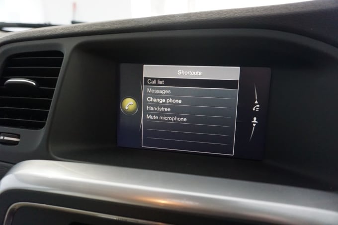 2025 Volvo V60 Cross Country