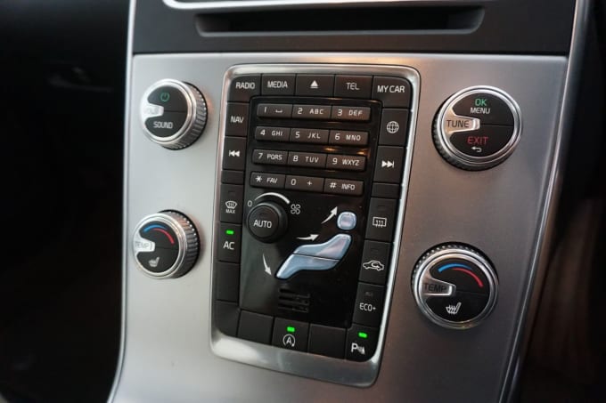 2025 Volvo V60 Cross Country