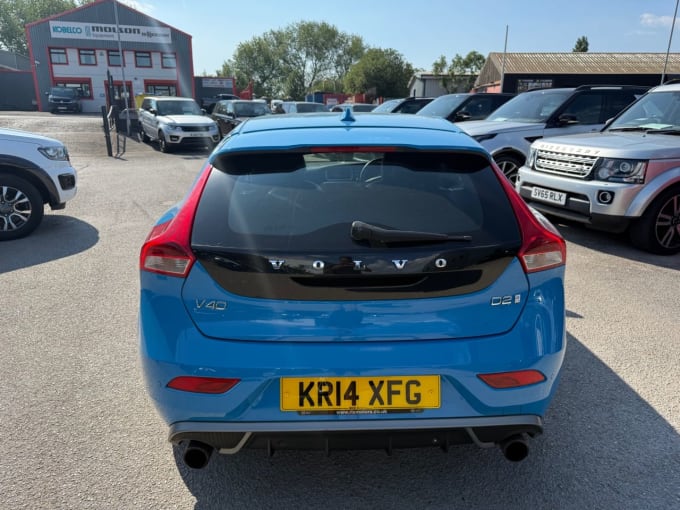 2025 Volvo V40