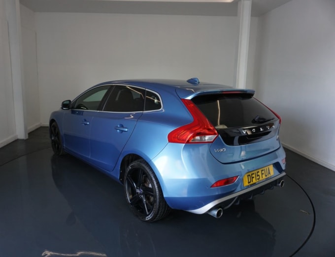 2025 Volvo V40
