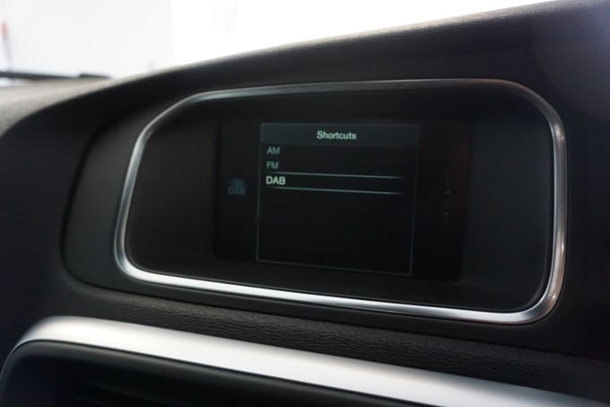 2025 Volvo V40