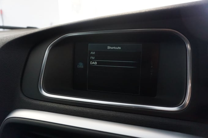2025 Volvo V40