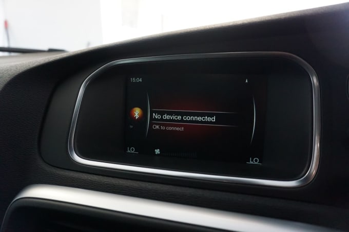 2025 Volvo V40