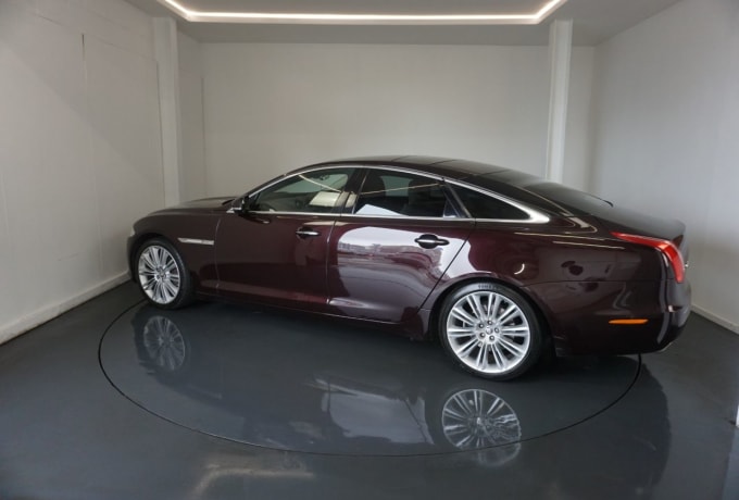 2025 Jaguar Xj