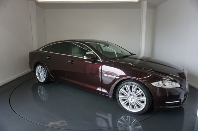 2025 Jaguar Xj