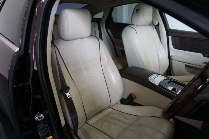 2025 Jaguar Xj