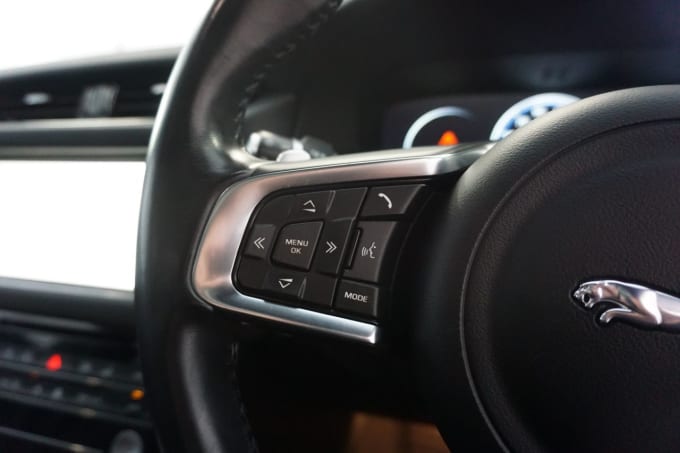 2025 Jaguar Xf
