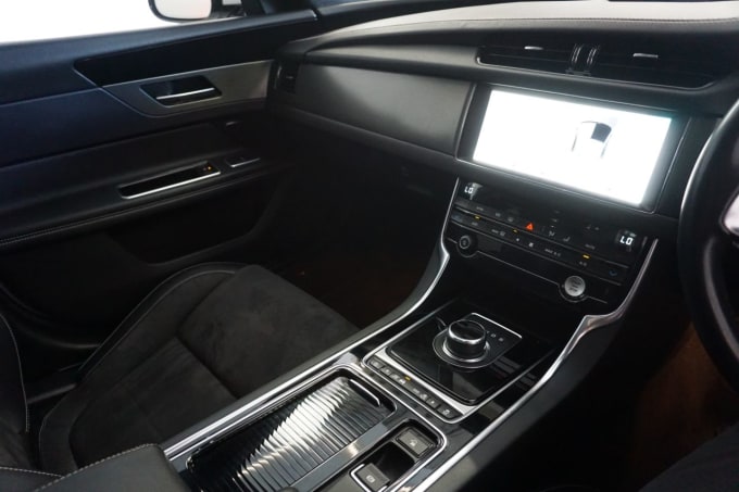 2025 Jaguar Xf