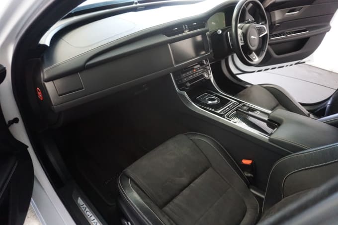 2025 Jaguar Xf