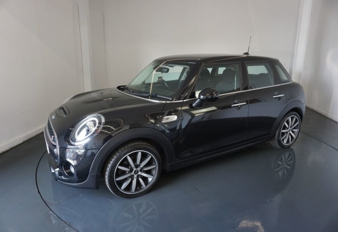 2025 Mini Hatch
