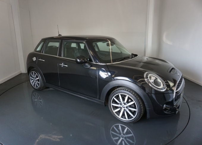 2025 Mini Hatch