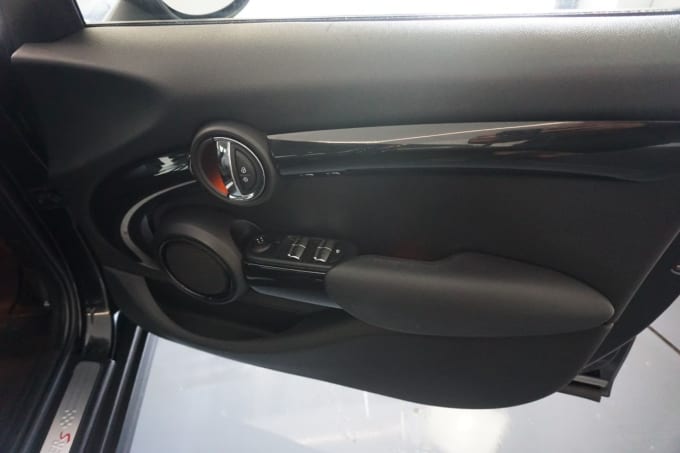 2025 Mini Hatch