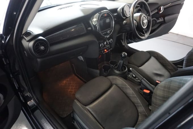 2025 Mini Hatch