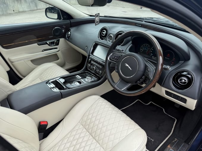 2025 Jaguar Xj