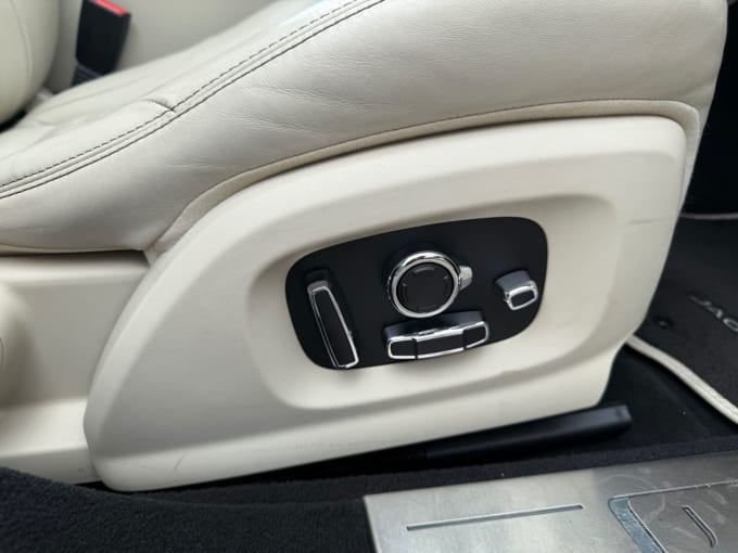 2025 Jaguar Xj