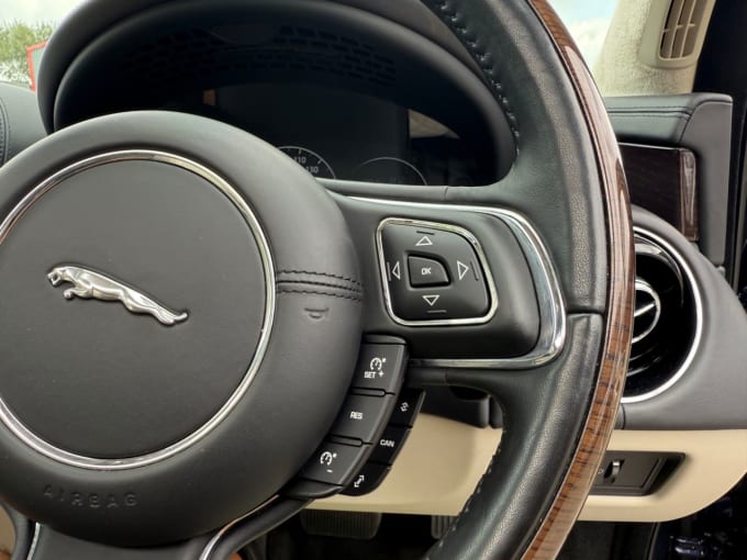 2025 Jaguar Xj