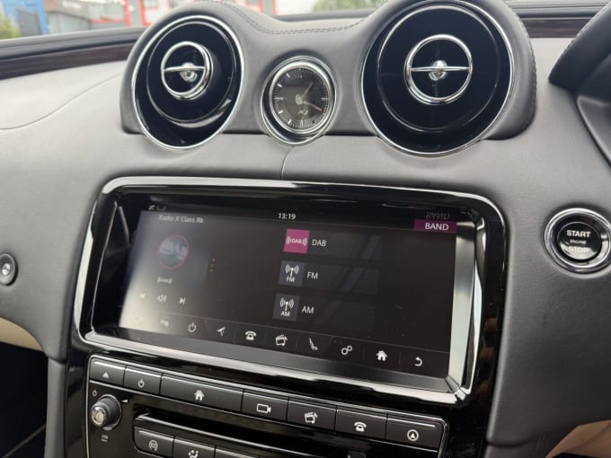 2025 Jaguar Xj