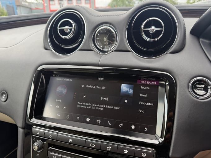 2025 Jaguar Xj