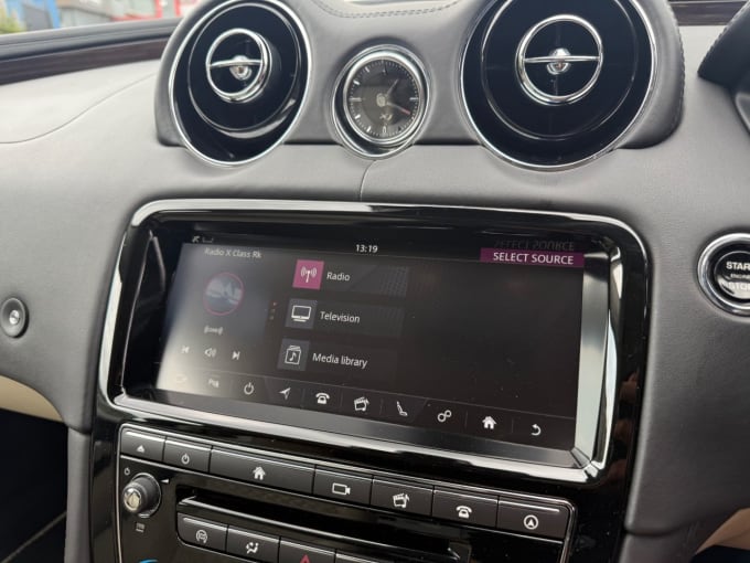 2025 Jaguar Xj