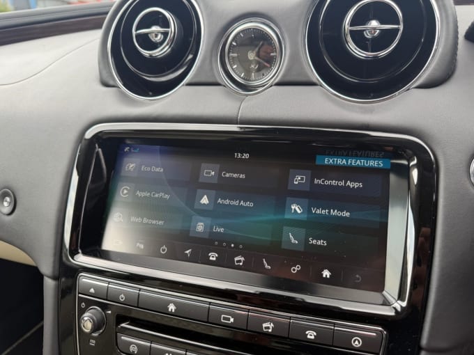 2025 Jaguar Xj
